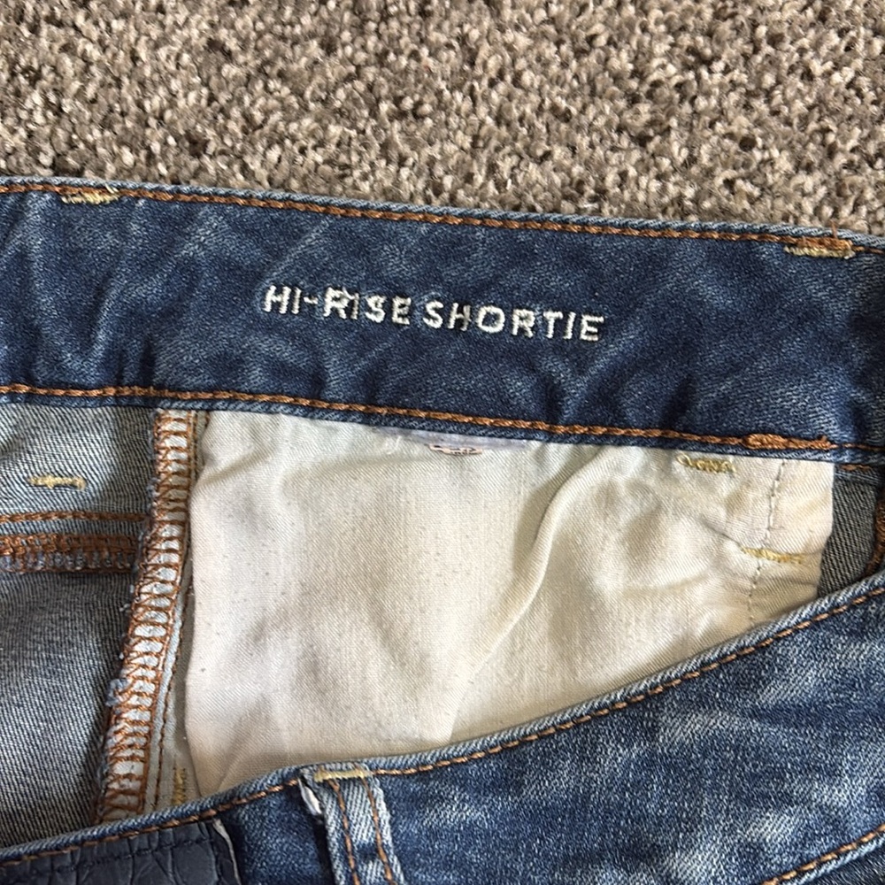 ❌ SOLD ❌ American Eagle Stretch Denim Jean shorts - AE hi-rise shorts - Picture 2 of 9